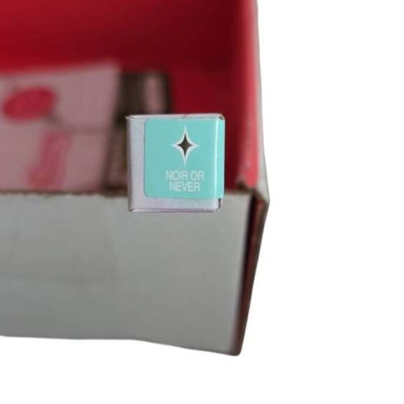 Half Magic SparkleStik Noir Or Never Creamy Eyeshadow Eye Crayon Stick - Picture 9 of 9